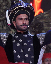 Ranveer Singh at Umang Mumbai Police Show 2016