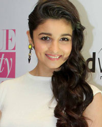 Alia Bhatt at Vogue Beauty Awards 2013