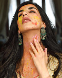 Parul Gulati at Bollywood Stars Celebrate Holi