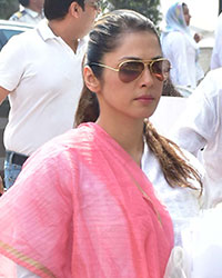 Isha Koppikar at Funeral of Sridevi