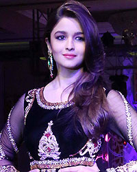 Alia Bhatt at Khwaab Bridal Couture 2013