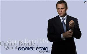 Daniel Craig