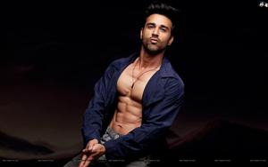 Pulkit Samrat