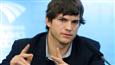 Ashton Kutcher rescues stranded fans