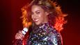 Beyonce suffers wardrobe malfunction