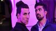 Selfie fever grips Akki and Saqib!