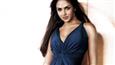 Esha Deol finally gets free of her cast