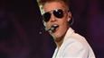 Bieber's friend threatens to shoot his fans