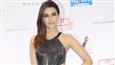 Kriti Sanon wins rising star award at Hello Hall of Fame Awards!