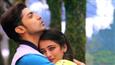 Watch how Gurmeet Choudhary Woos Akshara Haasan!