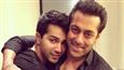 This is how 'Judwaa 1' Salman promotes 'Judwaa 2' Varun!