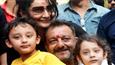 'Free man' Sanjay Dutt gets hero's welcome at home