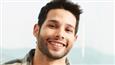 Siddhant Chaturvedi treats us with his melodious voice, jams with Shakun Batra in Goa!