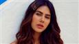 Sonam Bajwa's sun-kissed look is enough to fascinate you! 