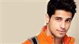 Sidharth Malhotra gets 42 bouquets on b'day