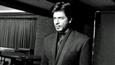 SRK goes 'tanned, scruffy and kohl-eyed' for 'Raees'