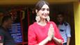 Sonam Kapoor offers prayers at Shani temple again, seeks blessing from the God of justice!