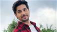 Sidharth Malhotra Shares Thought-Provoking Quote on Instagram, Fans Gush Over His Radiant Smile!