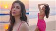 पिंक कलर सेक्सी आउटफिट में सोफी चौधरी के कामुक लुक ने फैन्स को किया उत्तेजित!