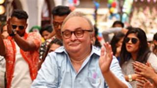 Umesh Shukla envisaged a vibrant set for Badumbaaa