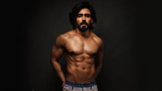 Producer Shahroz Ali Khan turned into a fitness model with an irresistible avatar!