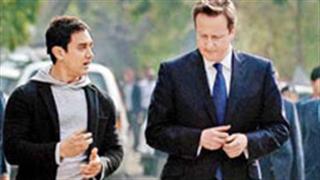 आई ला... आमिर भी पुरस्कार समारोह में?