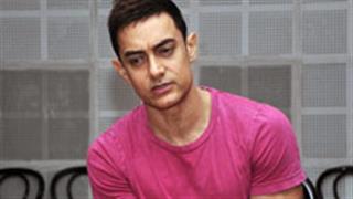 Aamir reminisces about Andaz Apna Apna in style