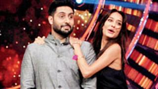 Abhishek Bachchan can't handle Lisa Haydon's legs