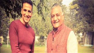 Akki 'honoured' to meet Operation Raahat co-ordinator