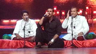 Akki joins Sabri Brothers for an impromptu performance 