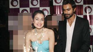 Ameesha throws a surprise birthday bash for Ashmit