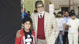 New kid grabs Senior Bachchan's attention!