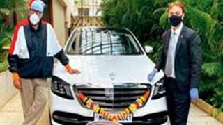 अमिताभ बच्चन ने खरीदी ये कार, कीमत जान कर रह जाएंगे हैरान 