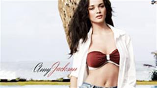 Is Amy following Sonam?