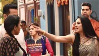 Rakhi threatens to get Anupamaa arrested!