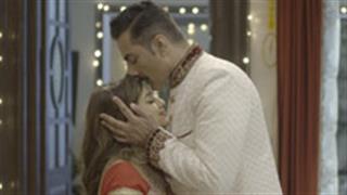Anupamaa gets the shock of her life, finds Vanraj kissing Kavya