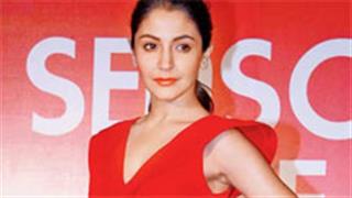 Look what Anushka has to say about Priyanka and Deepika
