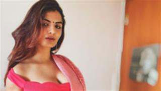 अन्वेषी जैन ने अपनी कातिल अदाओं से इंटरनेट पर मचाई सनसनी, देखिये तस्वीरें! 
