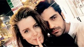 Arjan Bajwa hangs out with supermodel Julie Anderson