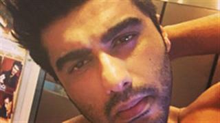 Arjun shares shirtless selfie!