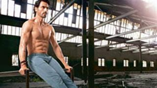 Arjun seeks blessings for 'Daddy'
