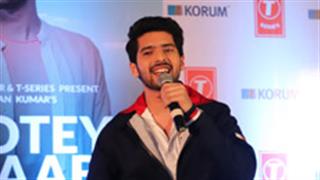 Armaan Malik enthralls the audience with his live performance!