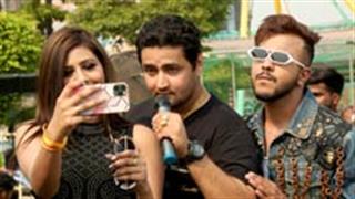 Singer Arun Solanki is all set to rule with ‘KaroNa’ directed by Dinesh Soi!