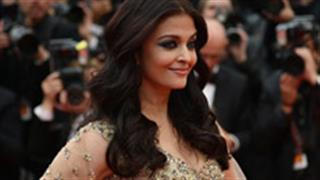 Golden girl! Aish dazzles at Cannes 2016 red carpet