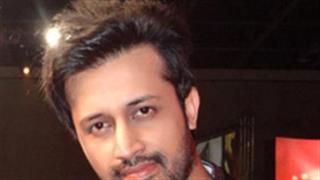 Atif Aslam regales his Delhi 'Aadeez'