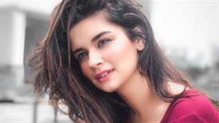 अवनीत कौर के हॉट वीडियो ने सोशल मीडिया पर मचाई सनसनी!