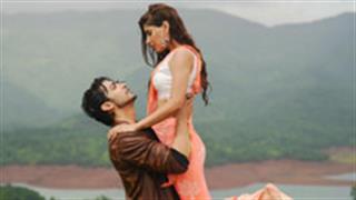 Jubin Nautiyal brings you the perfect romantic track this monsoon with Bhushan Kumar’s ‘Barsaat Ki Dhun’ ft Gurmeet Choudhary & Karishma Sharma!