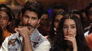 Get into the party mood and dance with 'Hard Hard' from 'Batti Gul Meter Chalu'!