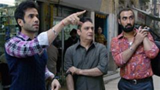 Ouch ! Ranvir and Tusshar fight over dialogues in Bajatey Raho