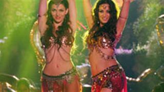 Two hotties who made Tusshar, Vinay and Ranvir suddenly turn punctual